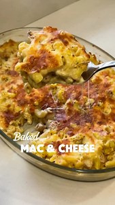 Baked Mac & Cheese Step 1: Cook chicken ✨Ingredients 2tb oil 1tsp chopped garlic 2chicken breast pieces cut in cubes 1tsp salt 1tsp black pepper 1tsp chilli flakes 1tsp onion powder 1tsp garlic powder 1tsp ginger powder 1tb soy sauce Step 2: Make white sauce ✨Ingredients 50g butter 1tb garlic chopped 1 small onion finely chopped 2tb flour 1ltr milk 1/2cup water (not shown in video but do add it) 1/2 chicken cube Half packet cream 1tb garlic powder 1tsp paprika Salt 1tsp black pepper 1tsp oregano