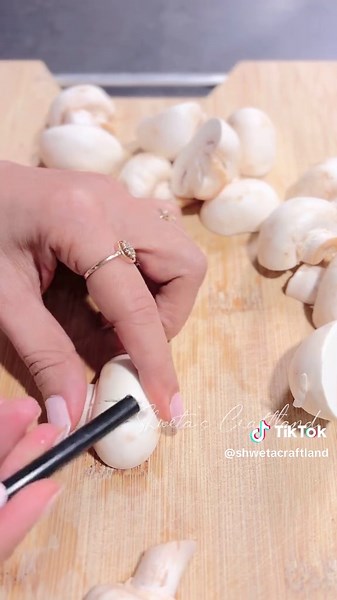 Creative Halloween Pizza Ideas for Spooky Parties