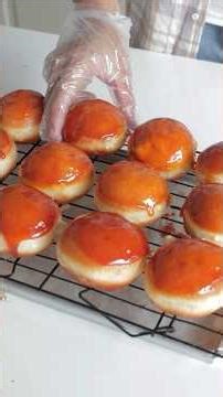 Make crispy, sweet caramel donuts 🍩