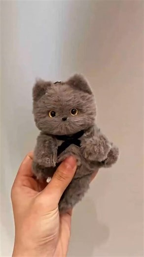 Carft Co Luxe on Instagram: "No glue, no mess — just twist, shape, and boom! 💫 Your cute little cat is ready to melt hearts 😻💖 Perfect for kids, DIY lovers, or anyone who loves crafts with a touch of paw-sitivity! 😂✨ DM for credit or remove #PipeCleanerCrafts #DIYCat #CreativeKids #FunCraftIdeas #EasyDIY #CraftTimeFunl #CuteCrafts #MomsAndKidsFun #PipeCleanerArt #pipecleanercrafts #easykidscrafts #funfamilycraft #craftingwithkids #diyforkidsusa l#craftcommunityusa #creativekidsprojects #lear