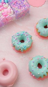 ‼️WEEKEND SALE‼️ Shop Dad and Grad Pop Up Messages, our Donut & Flower molds, NEW Resting Tray and Tassel Fondant Mold for 15% off this weekend only with code “DGTREND15” National Donut Day might be over… but the celebration never ends at MLC! 🍩✨💗 These adorable donut cake pops by @berryniceberries have us completely obsessed!! Who says you need a holiday to enjoy something this sweet? 😍 ⠀⠀⠀⠀⠀⠀⠀⠀⠀ #NationalDonutDay #CakePopMolds #CakePops #MyLittleCakepop #SmallBusiness #DonutMold #Fathersday