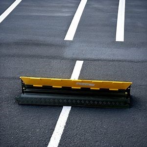 [Hot Item] 2 Channel Outdoor Road Traffic Safety Heavy Duty Rubber Cover Cable Protector