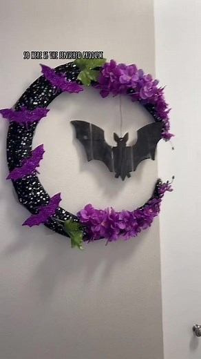 Dollar Tree DIY Halloween Moon Wreath 🌙🦇 #dollartree #dollartreediy #dollartreehalloween #halloweendiy #halloweenwreath #wreathdiy