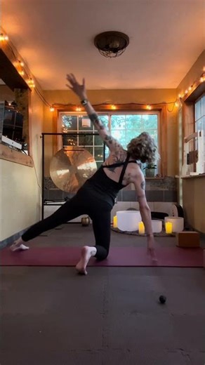 Modified Half Moon → Gate Pose 🌙