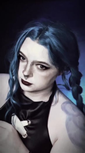 Deciding Between Cosplay Characters: Gangle or Alice?