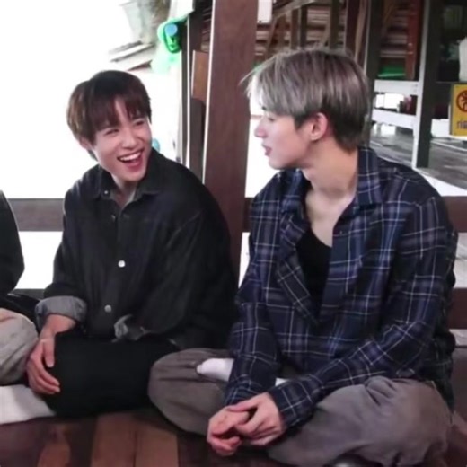 Hong and Nut's Competitive Dynamic