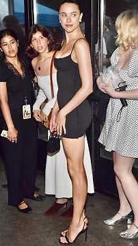 Look at their faces BEHIND her #shorts