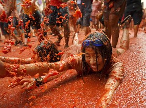 12 most insane images from the world's biggest tomato festival