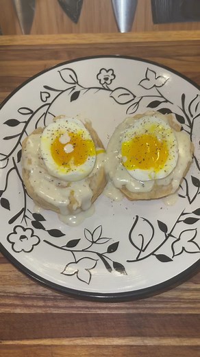Delicious Cacio e Pepe Breakfast Biscuit Recipe