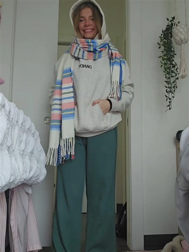 me n some cold weather outfits #ootd #ootw #college