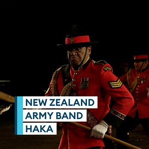 Watch as the iconic haka comes to Scotland. 🇳🇿 🏴󠁧󠁢󠁳󠁣󠁴󠁿 The New Zealand Army Band put on a stunning performance of the traditional Maori ritual at the Edinburgh Tattoo. | Forces News