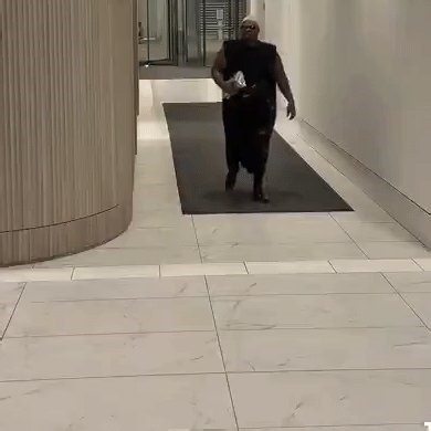 me tryna find my friend’s table after i agreed to meet them at the restaurant