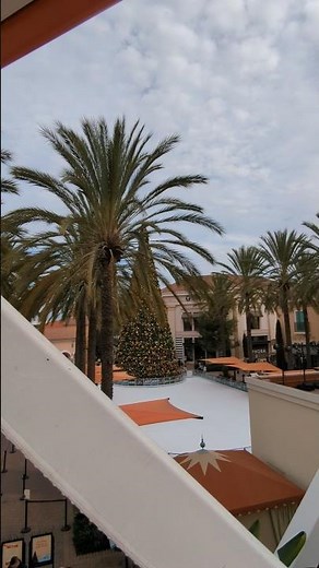 Irvine Spectrum Center Giant Wheel 🎡❄️