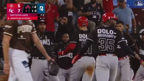 Escogido anota seis carreras en la 4ta entrada