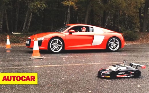 RC遥控车 VS 真实奥迪R8 V10超跑，开局就亮了。