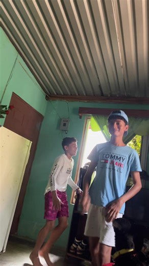 Videos de Anthony Castillo (@anthony_castillo__) con “La Cumbia del Mundo - Banda Cohuich”