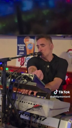 Rikki Don't Lose That Number by Steely Dan - Live Performance
