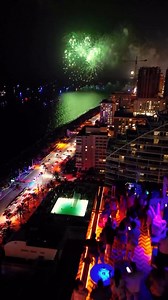 🎆🇺🇸 Happy 4th of July, Greater Fort Lauderdale! From beach parties to fireworks shows, there’s something for everyone under the sun tonight. Where are you celebrating? ✨🌴 📸 nube_rooftop | Visit Lauderdale