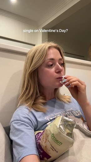 12K views · 209 reactions | how to be healthy, happy and single on valentine’s day 勺 there’s no need to feel pressure just because you aren’t in a relationship the most important relationship is the one you have with yourself to anyone in LA: I‘m planning a community galentine‘s day hike (singles, not singles, everyone is welcome) when: 10 AM where: Runyon Canyon, East Trail Entry (more infos in my story highlight), can’t wait to see you | Growingannanas | Facebook