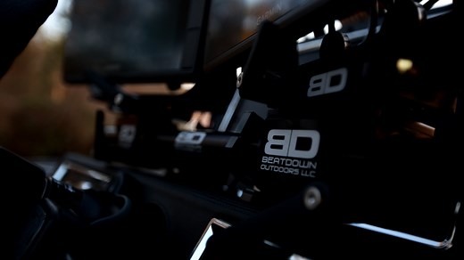 Based on their ultimate console mount design, the BeatDown Outdoors Ultimate Console Mount secures 2 of your favorite fish-finder screens for tons of on-the-spot fishing information. With this unique fish-finder mount from BeatDown Outdoors, you can slide your graphs left and right along the bar, and you'll be able to tilt them back and forth to avoid sun glare. Lock them in, remove them, rotate, or tilt them with ease. The oversized ratcheting knobs tighten the locking collars and make any and 