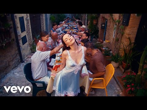 Dove Cameron - When In Rome (Official Video)