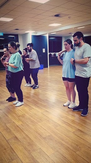 Saddle up Jitterbugs! It’s boot scootin’ time!! 🤠 This week we kick off learning our partnered line dance for the Barnyard Boogie! We’ll be teaching it in the first 20-30 minutes of all our intermediate classes this month across Swing and Rock’n’Roll! Then we’ll all come together and perform it on the 29th November! All levels (Beginners included) are welcome and encouraged to join in! At 8.15pm at all the below Monday Marrickville Swing / Lindy Hop Monday Lane Cove Swing / Lindy Hop Tuesday Ma