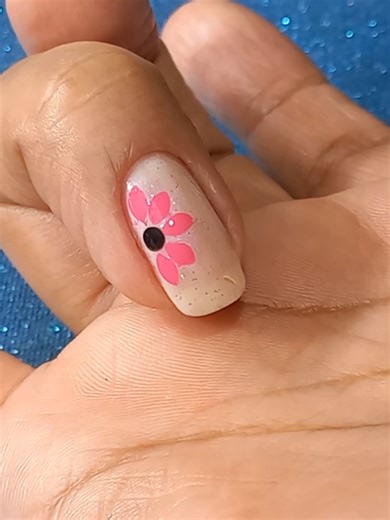 Carimbo de Cotonete: Nail Art Fácil e Criativa
