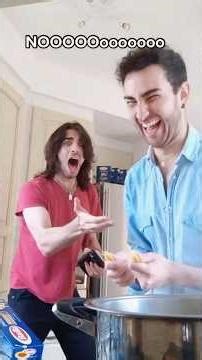 Funny Breaking Spaghetti In Front Of An Italian 😂🍝 #spaghetti #italian #italianfood #breakingnews