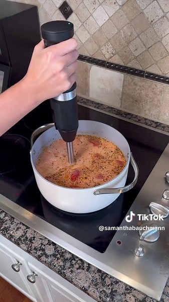 Creamy Tomato Basil Soup Recipe - Nordstrom Cafe Copycat