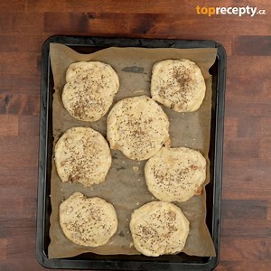 109K views · 672 reactions | Škvarkové placky Celý recept: https://rcpt.cz/zpjm | Toprecepty.cz | Facebook