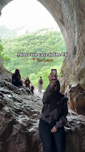 Thor's Cave hike Peak District: Thor’s Cave Manifold Valley guide