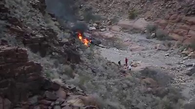 HELICOPTER CRASH: Here is video of the aftermath of the crash that took 3 lives and injured 4 people in the Grand Canyon yesterday. STORY: http://bit.ly/2spQhum Video courtesy: Ted Fujimoto | FOX 10 Phoenix