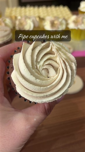 Pipe Beautiful Cupcakes for a 50th Wedding Anniversary