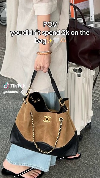 A stylish and versatile bag. It's beautiful. 🌹🌹🌹chanel#chanelunboxing#luxuryunboxing#bagu nboxing#chanelbag#newchanelbago#luxury#foryou#fashion