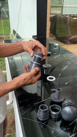 The process of installing the bottom drain of the aquarium filter line #aquariums | Mas Kribo ID