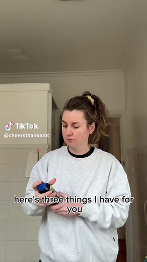 How to Sell Art Online: 3 Essential Tips for Artists