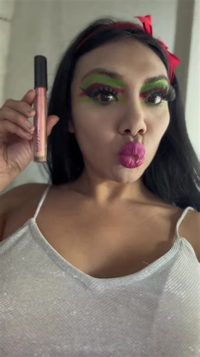 Applying Lip Gloss: Tips for a Flawless Look