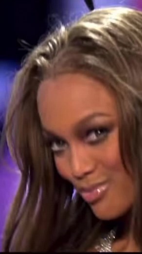 Tyra Banks at the #vsfs in 2005🖤 #tyrabanks #victoriassecret #model #supermodel #iconic #VSFS