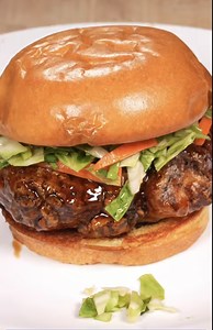 General Tso’s chicken sandwich: Sweet, spicy, and crispy in every bite