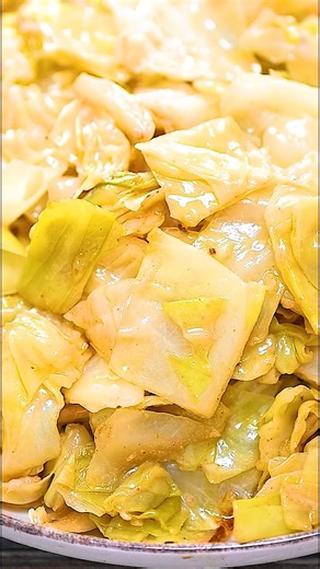 Warm 🥬 crispy cabbage tossed in a bold 🥄 tangy dressing Recipe at Eat Something Vegan #cabbage #roastedcabbage #cabbagesalad #plantbased #easyrecipe #healthyrecipe #quickdinner #veggiedinner #vegetablerecipes #glutenfree #dairyfree | Eat Something Vegan