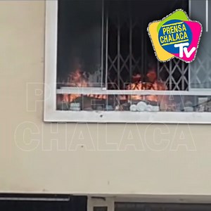 🔴 #AlertaPCH| LA PERLA: REPORTAN INCENDIO DENTRO DE UNA VIVIENDA‼️ Vecinos de la Perla reportan un incendio dentro de una vivienda ubicada en el segundo piso de un edificio, este hecho se viene registrando en la Av. Pacífico y la Av. Callao. Hasta el lugar han llegado varias unidades de bomberos para poder controlar el incendio. 📲 Suscríbete a nuestra Comunidad Informativa GRATIS ‼️ Prensa Chalaca ➡️ https://chat.whatsapp.com/Fux1y17Lpns3EAuTxrthC6 y ten acceso 👀 a contenido exclusivo y grand