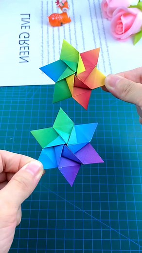 21K views · 403 reactions | The hexagram origami that can be rotated is so fun that you can't stop. #origami #origamiart #art #handmade #paperart #paperfolding #paper #papercraft #origamipaper #papiroflexia #origamilove #diy #origamiartist #papercrafts #origamilovers #instaorigami #craft #origamiwork #d #design #creative #artist #paperartist #love paper craft | paper craft | Facebook