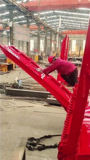 Effortless Truck Ramp System: Hydraulic Semi-Trailer Gates in Action