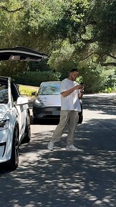 So @Meta released AI Studio🔥Now creators can create an AI based on themselves to chat, answer questions, and share previous videos..and even share links 😮‍💨. You can DM me and check it out and create one!! @creators #metaaistudio | Chris Ashley