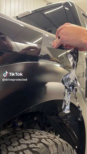 Effective Decal Removal for Ford Raptor Trucks