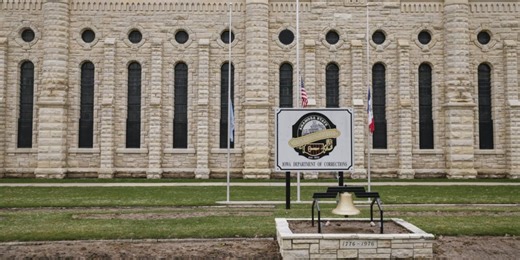 Iowa Penitentiary inmate dies at 65