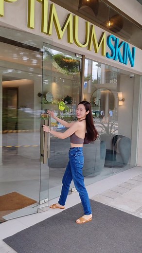 Chin breakouts! 😡😂 Buti nalang may @optimumskin 🤍 I love how Doc Bianca knows the right dosage of steroids to inject on the pimple for it to heal in 24hrs. Some clinics would create a crate which lasts for months! So be careful on where you have your pimple injection. Should always be at a reputable clinic and dermatologist. I've also done my botox retouch. Had mine last Feb so I guess it's time 🫰🏻 #optimumskin | Princess Legaspi