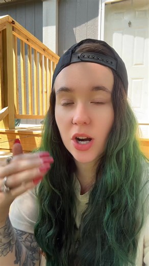 34K views · 1K reactions | How old do chicks have to be for you to kick their stinky selves out out of the brooder and outside full-time? Here's what I do! #chickens #chickencoop #chicks #Homestead #Homesteading #Farm #Farming #FarmAnimals | The Hot Mess Homestead | Facebook