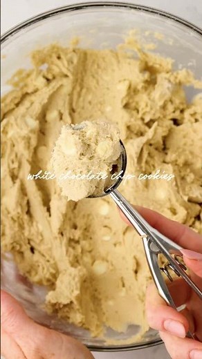 White chocolate chip cookie recipe 🤍