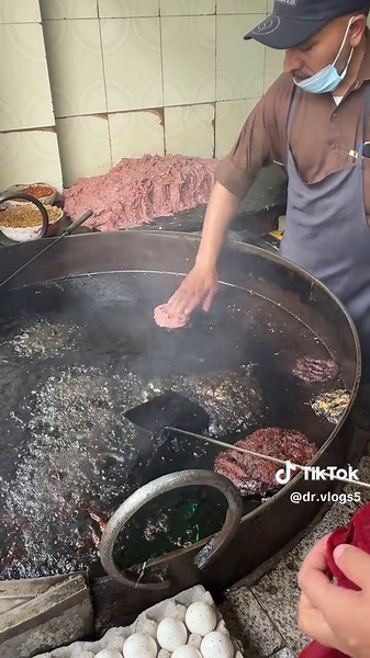 Juicy meat, golden eggs, rich oil — the ultimate juicy kebabs #tasty #food #foodie #delicious #fyp